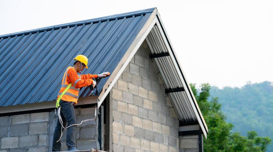 Professional gutter cleaning in Guilford, CT